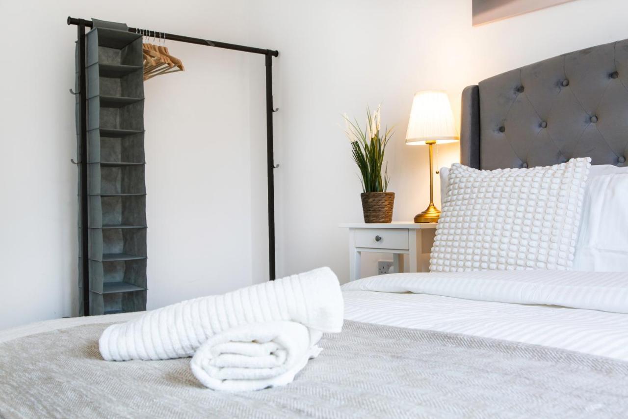 Cozy Townhouse In The Heart Of Greater Manchester Villa Eksteriør billede