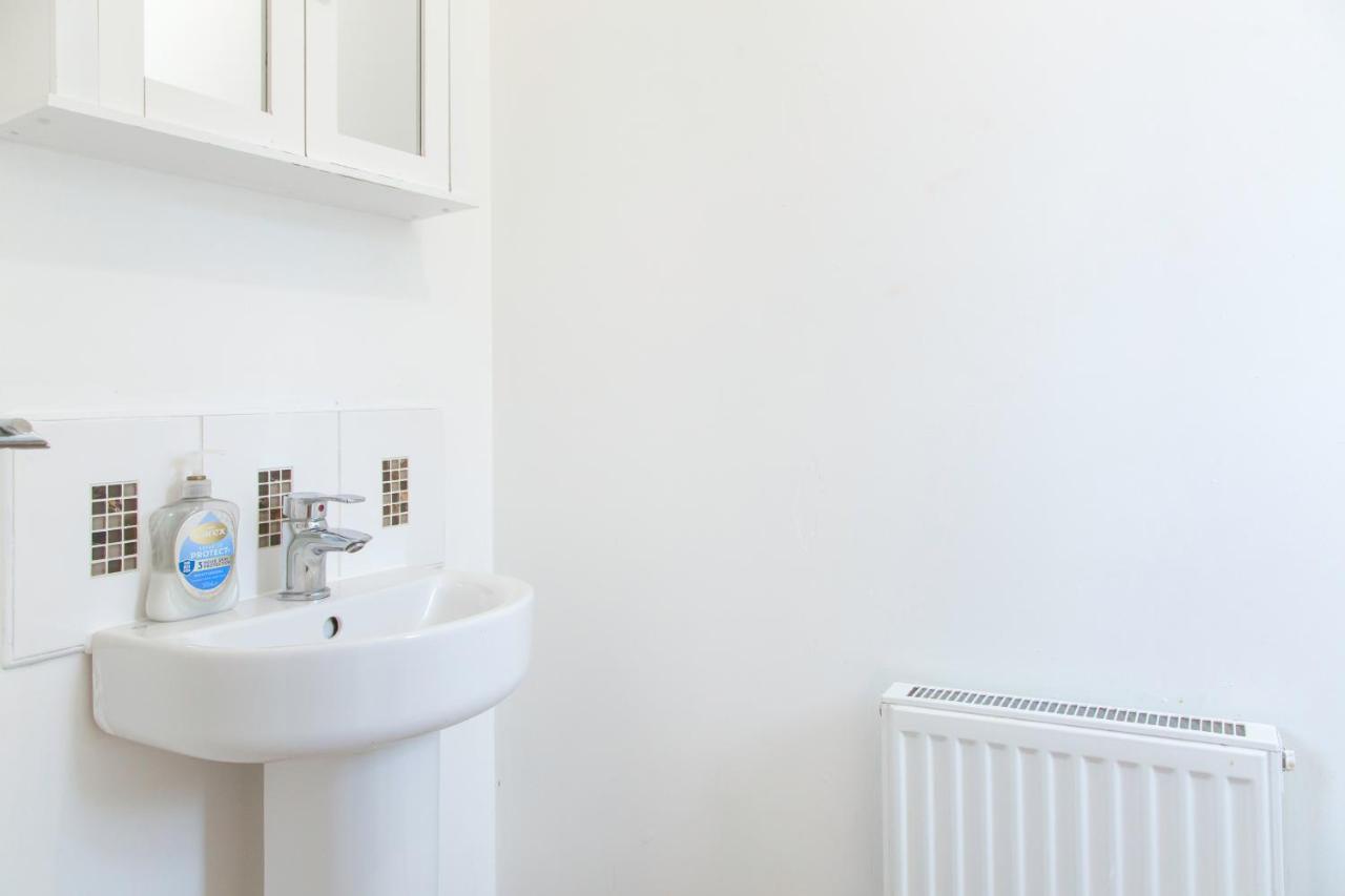 Cozy Townhouse In The Heart Of Greater Manchester Villa Eksteriør billede
