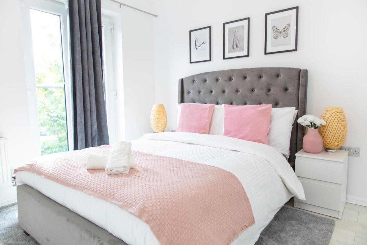 Cozy Townhouse In The Heart Of Greater Manchester Villa Eksteriør billede