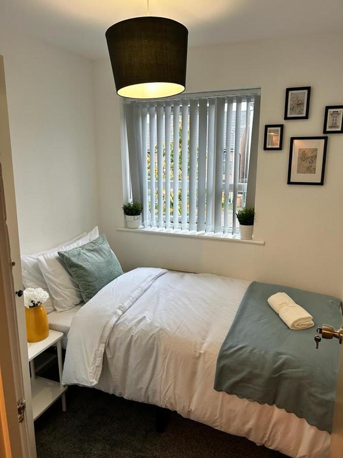 Cozy Townhouse In The Heart Of Greater Manchester Villa Eksteriør billede