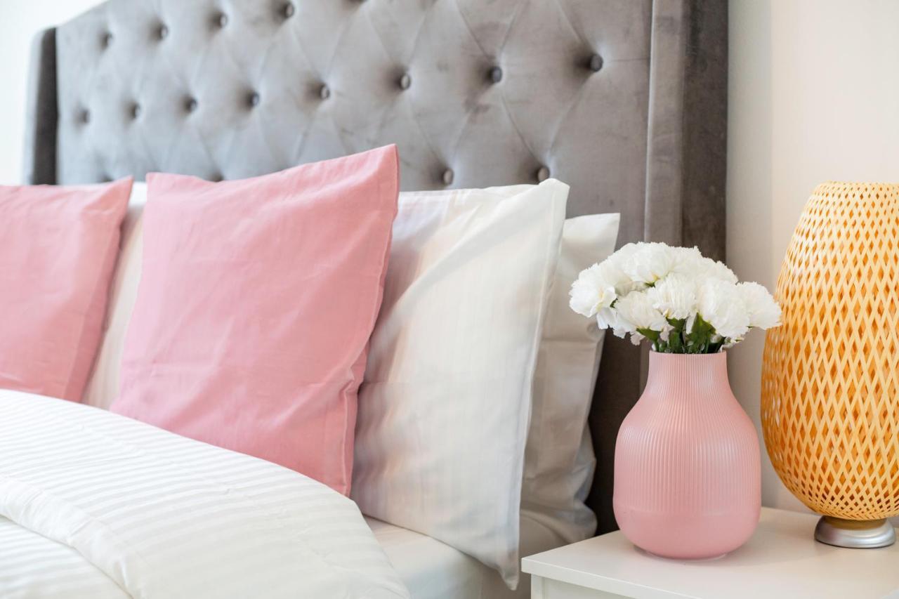 Cozy Townhouse In The Heart Of Greater Manchester Villa Eksteriør billede
