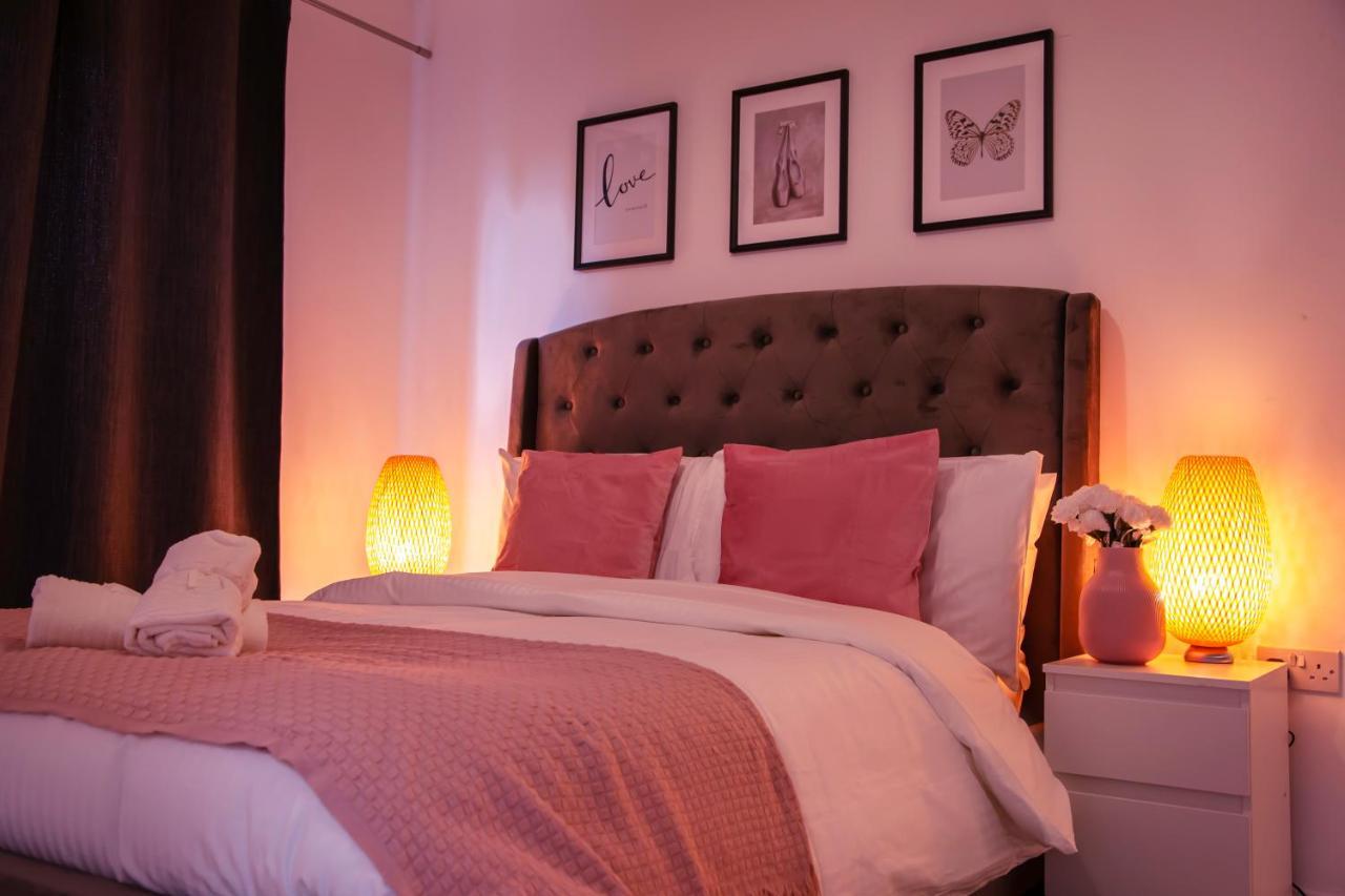 Cozy Townhouse In The Heart Of Greater Manchester Villa Eksteriør billede