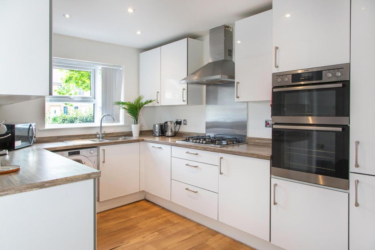 Cozy Townhouse In The Heart Of Greater Manchester Villa Eksteriør billede