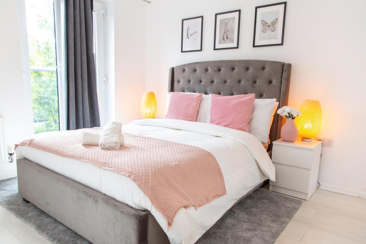 Cozy Townhouse In The Heart Of Greater Manchester Villa Eksteriør billede