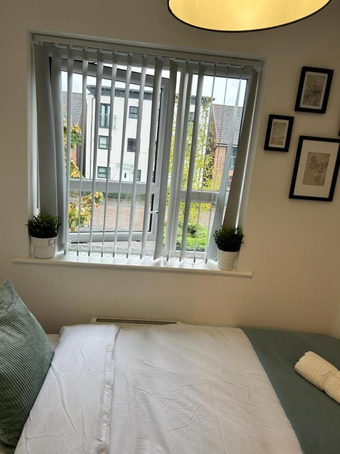 Cozy Townhouse In The Heart Of Greater Manchester Villa Eksteriør billede