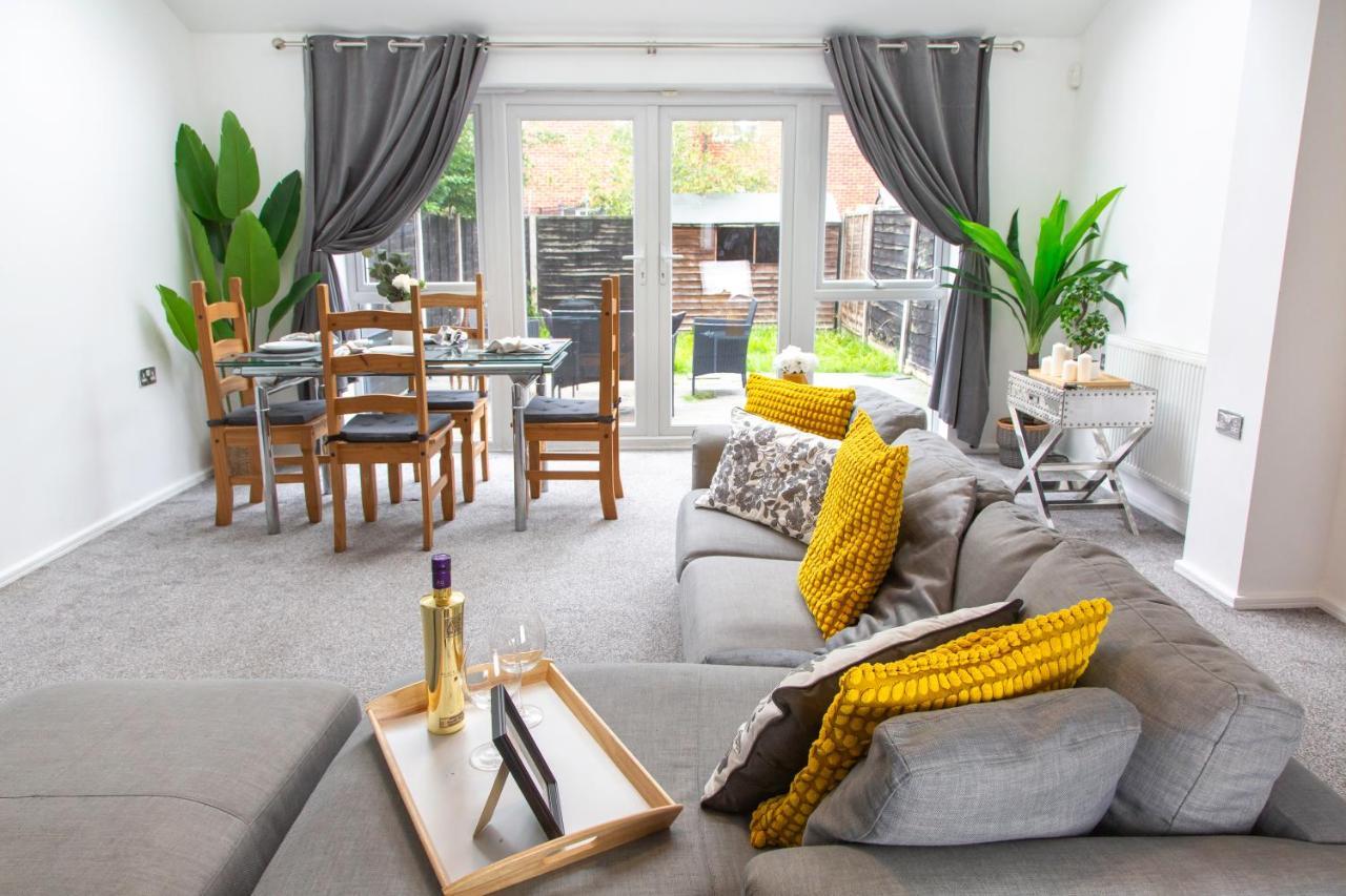 Cozy Townhouse In The Heart Of Greater Manchester Villa Eksteriør billede